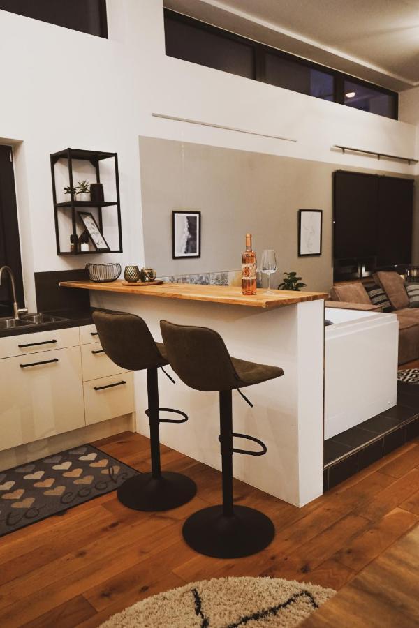 Stilvolles City-Loft Mit Privatem Whirlpool ترير المظهر الخارجي الصورة