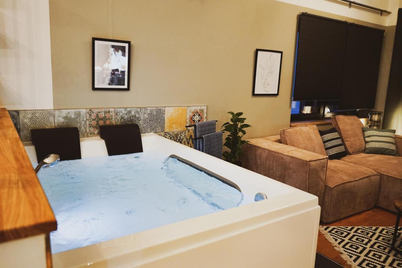 Stilvolles City-Loft Mit Privatem Whirlpool ترير المظهر الخارجي الصورة