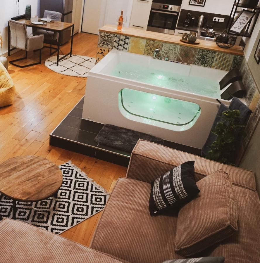 Stilvolles City-Loft Mit Privatem Whirlpool ترير المظهر الخارجي الصورة